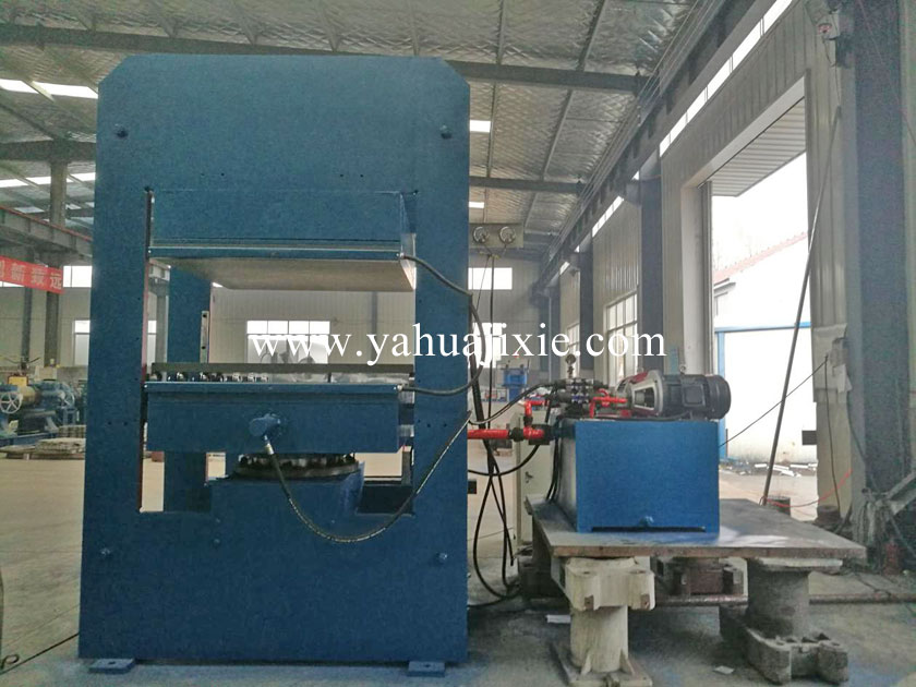 全自動控制帶自動推拉模裝置硫化機